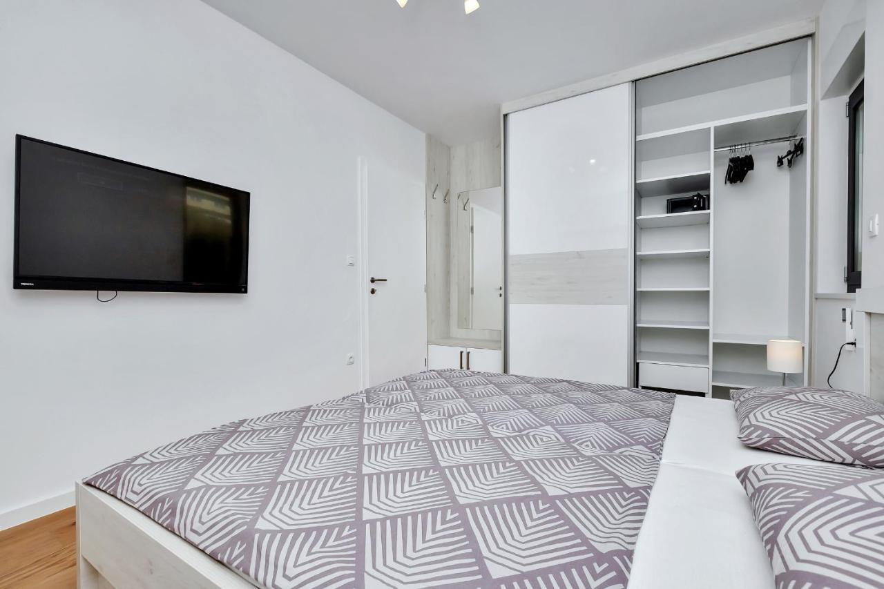 Luxury Apartment Sidro With Free Beach Parking マカルスカ エクステリア 写真