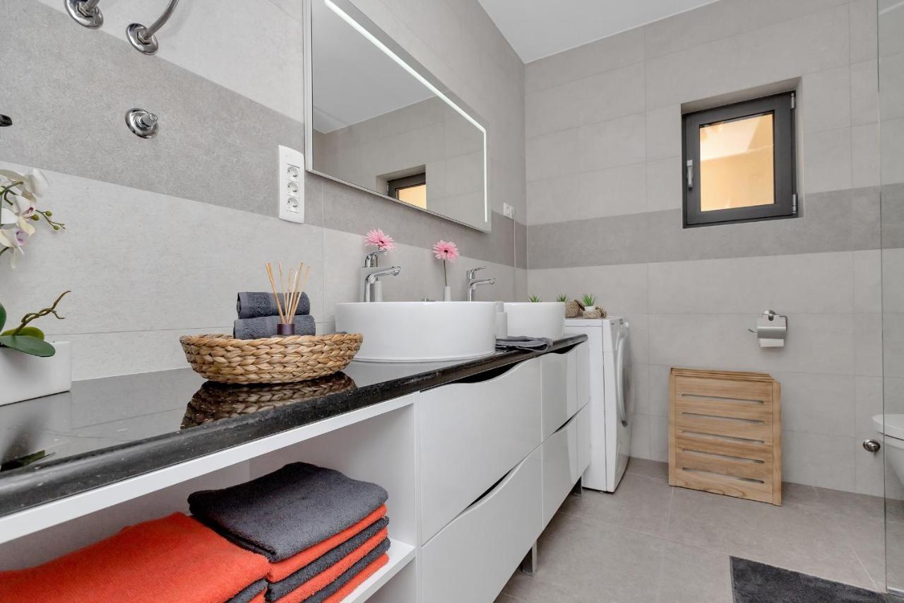 Luxury Apartment Sidro With Free Beach Parking マカルスカ エクステリア 写真